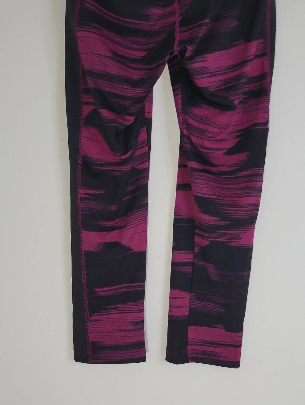 Puma Girls' Pink & Black Performance Leggings Women Size M. - Picture 6 of 9
